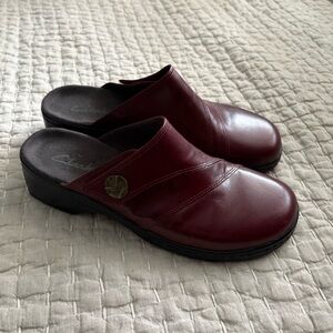 Clarks Women's Red Leather Slip-On Mules Seneca Comfort Casual Shoes 10